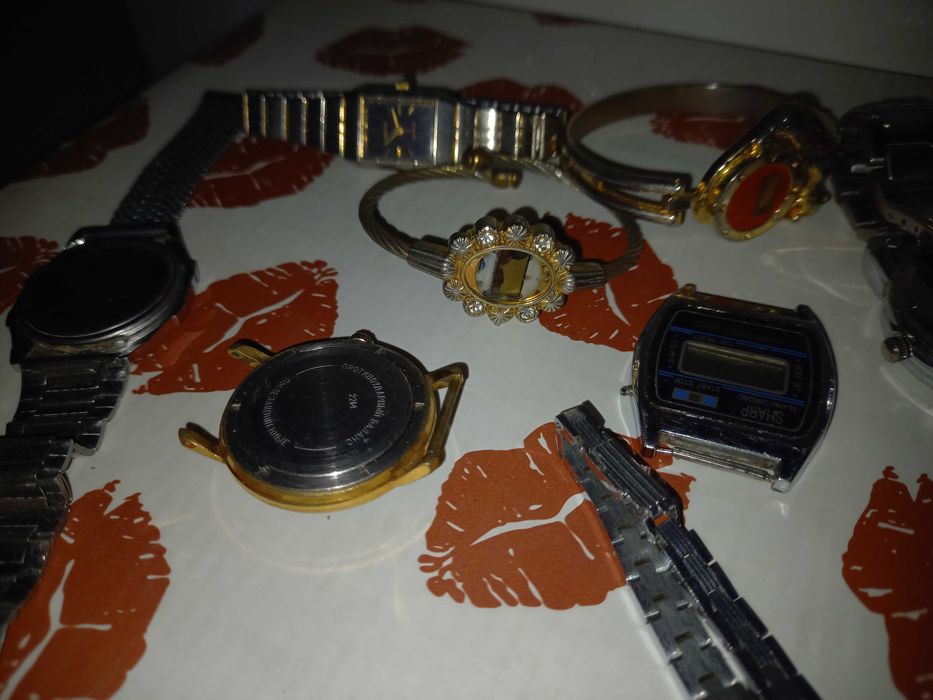 Стари модели часовници Восток плюс други обща цена