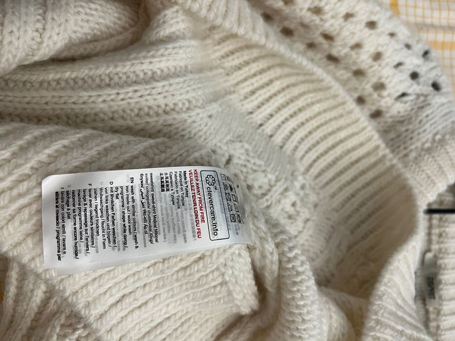 Топъл плетен бял пуловер Esprit