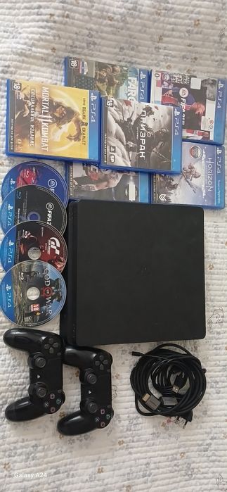 PlayStation 4 Продам состояние отличное