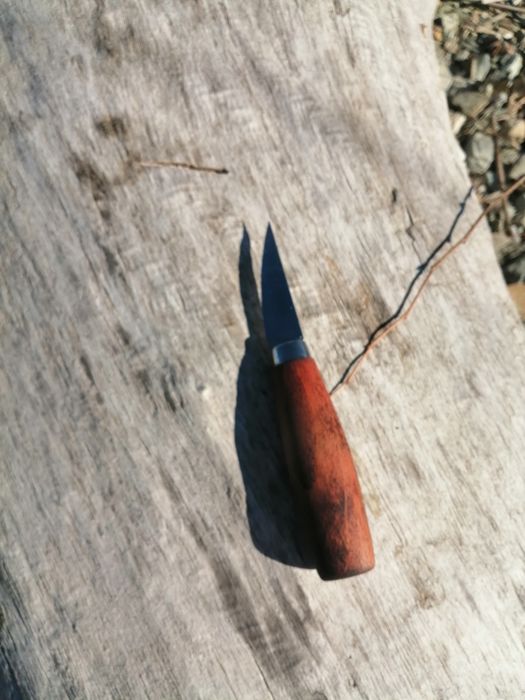 Для резьбы по дереву.