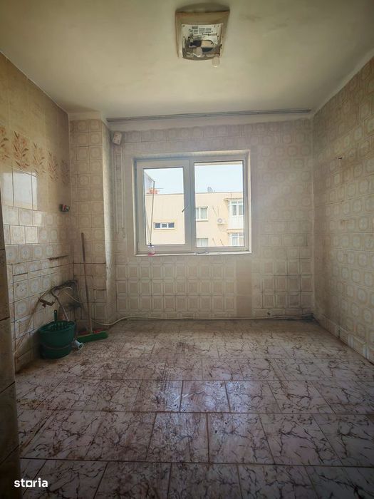 Oportunitate de renovare! 2 camere, 53 mp, etaj 3/4, loc de parcare