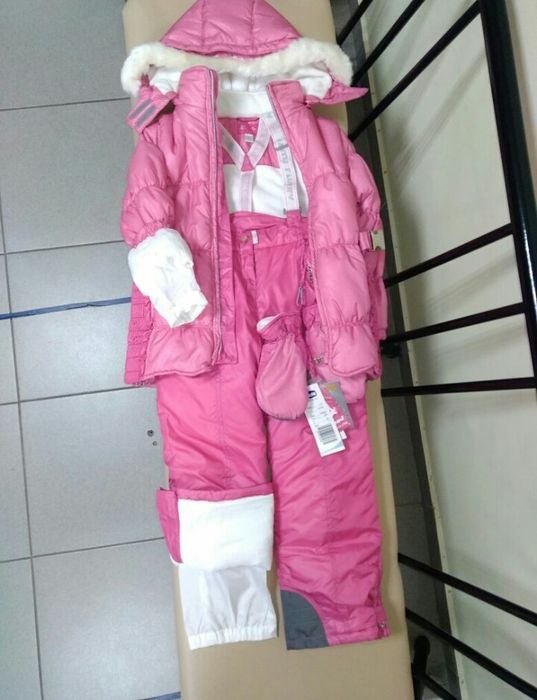 Зимний комбинезон для девочки