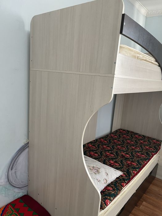 Кровать двухъярусная