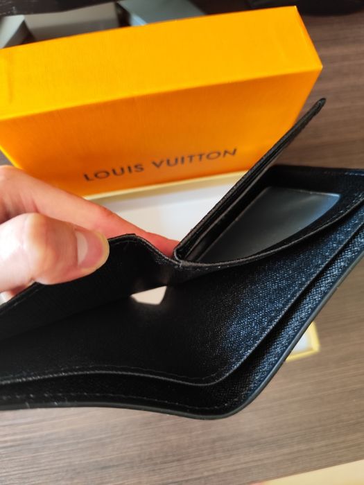 Нов Louise Vuitton портфейл - неизползван