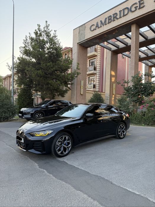 Bmw i-4 40 L night sport