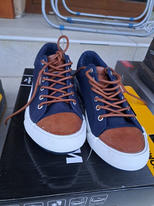 Pantofi sport noi cu eticheta, oferta!