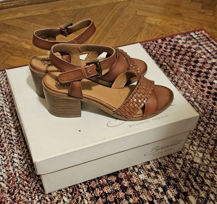 vand sandale piele