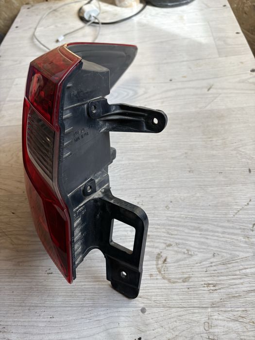 Субару Аутбек Фонарь