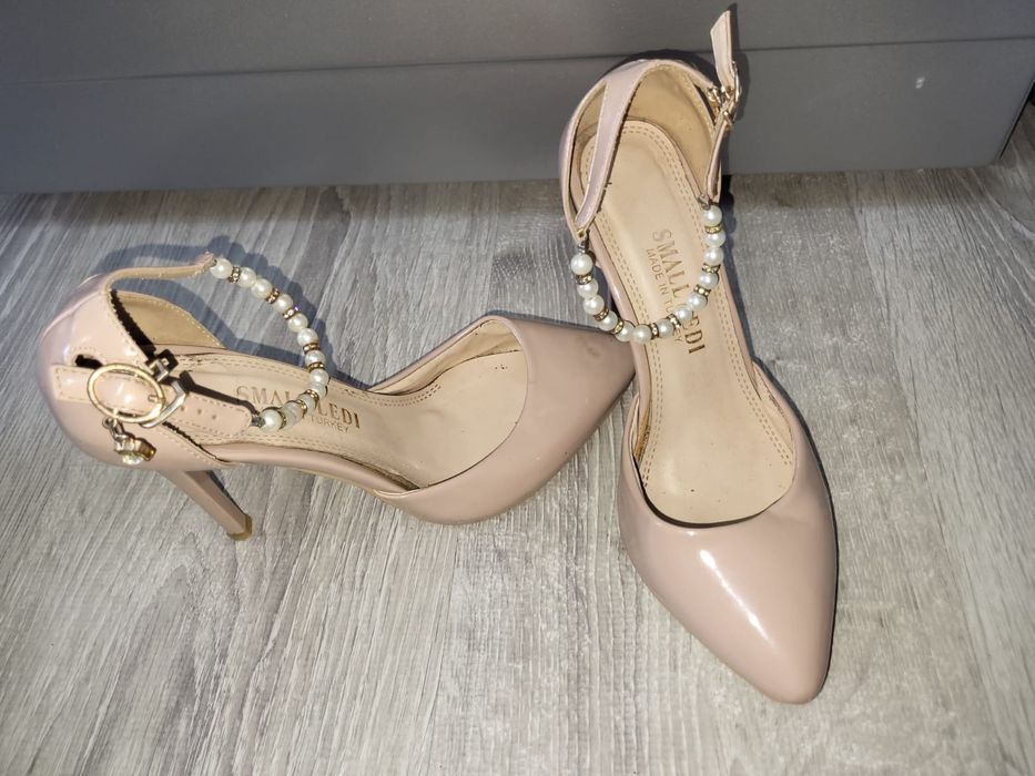 Женская обувь за 2000