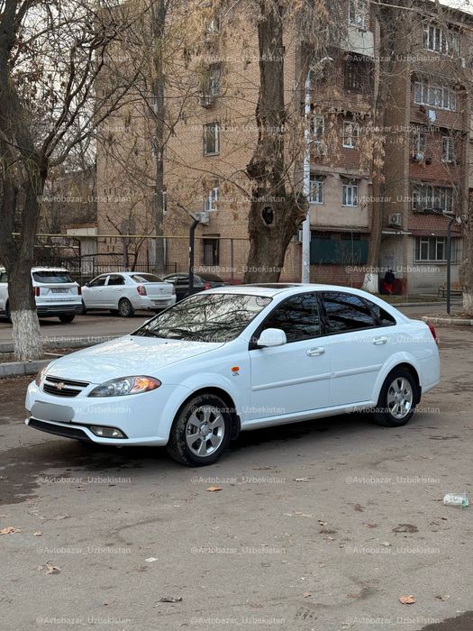 •Gentra 3 AT 2018•