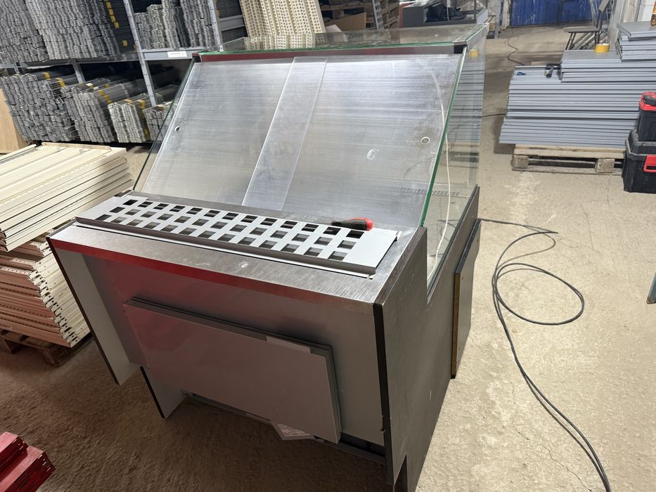 Витрина холодильная универсальная б/у