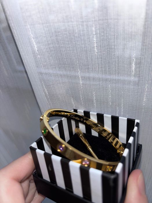 Accesoriu nou nou - brățară Cartier cu șurubelniță