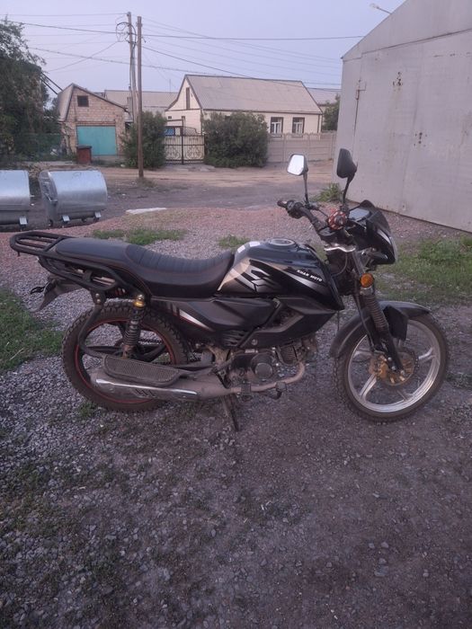 Alpha Champ Khan moto