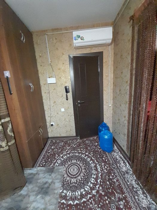 Навоий эски шахаридан кредити бор 3 хонали кв сотилади