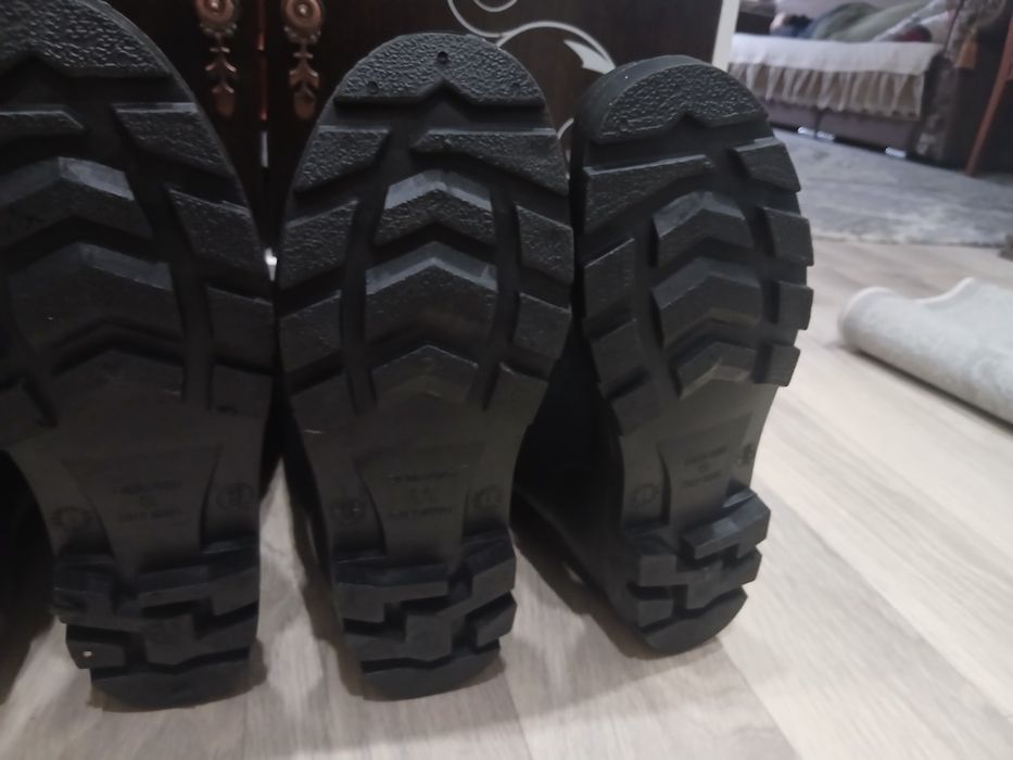 Продам резиновый сапог