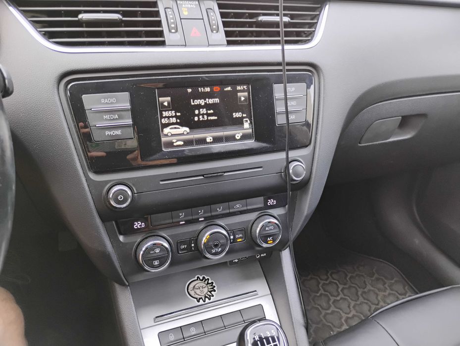 Шкода Октавия Елеганс 1.4, бензин- 2015