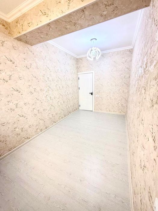 Своя!!! Яшнабад улица Иззат Новостройка продаю квартиру  3/5/8  69м2