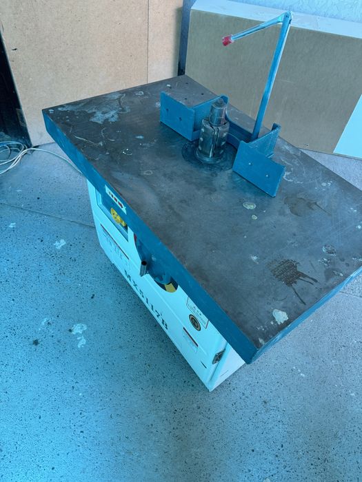 Stanok vertikalniy frezer