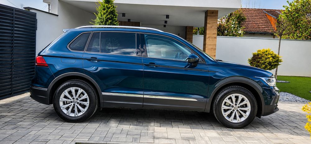Vw Tiguan 2.0 Tdi 150 C.P Distribuție NOUĂ,  DSG , Cameră , Km  REALi Fără daune!  !
