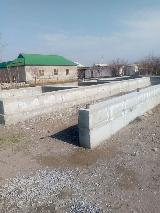 Assalomualaykum uchaska sotiladi manzil Guliston toshkent mahalla