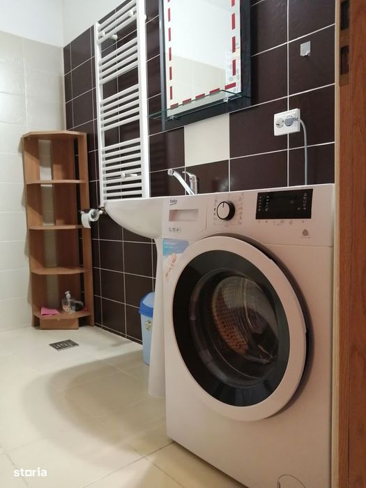 Vand apartament 2 camere central, Bacau