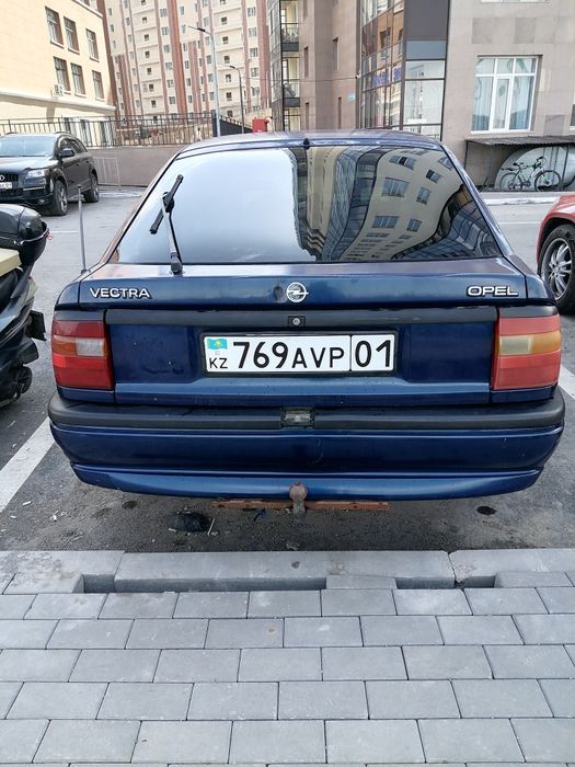 Опель вектра А в хорошем состоянии.