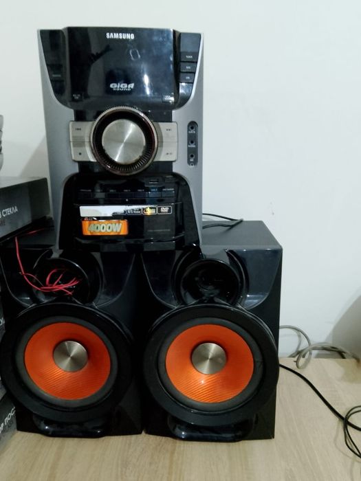 Музыкальный центр