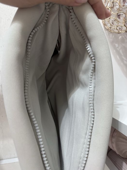 НОВАЯ косметичка, очень вместительная