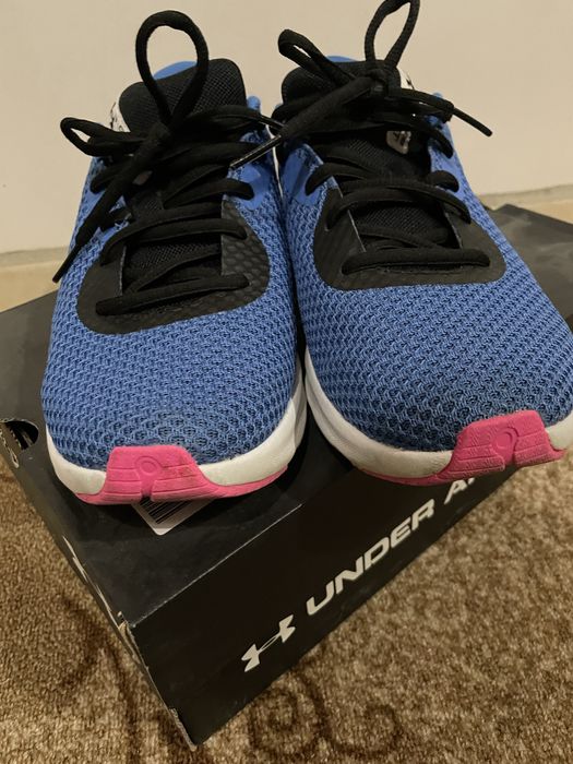 Маратонки за бягане UNDER ARMOR