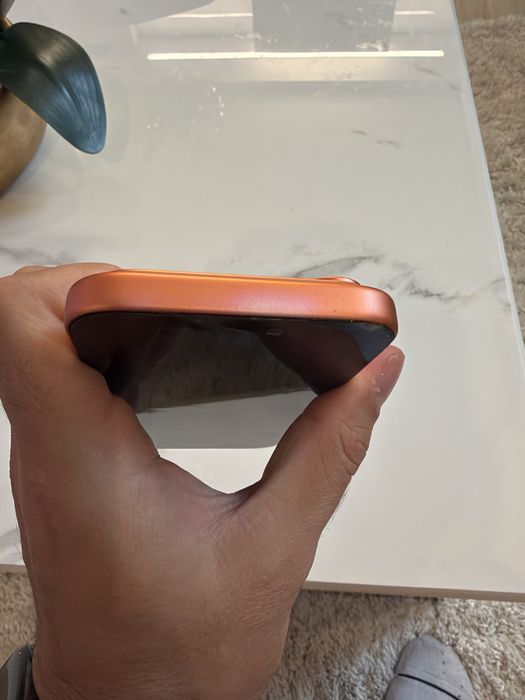 Iphone 17 Pro в Гаранция + Зарядно