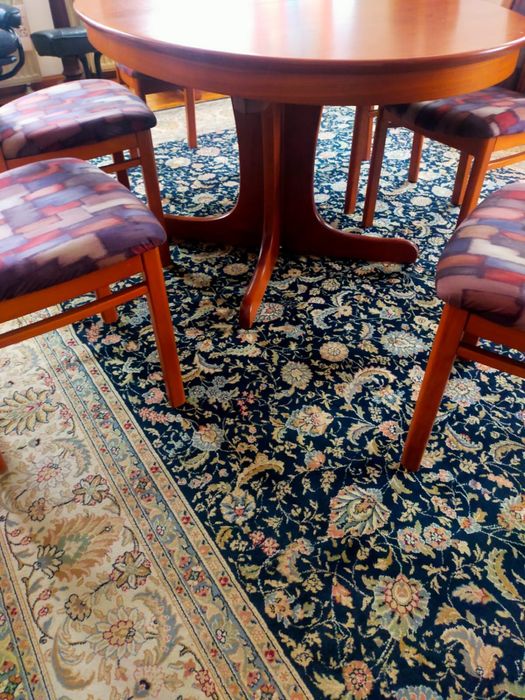 Set Lemn Masiv - Masă Ovală Extensibilă + 6 Scaune Tapițate