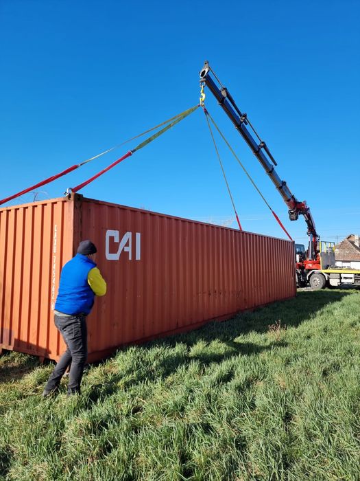 Container maritim depozitare