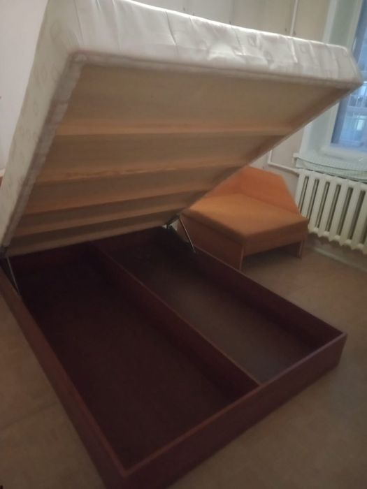 Кровать двухспалка с матрацом!