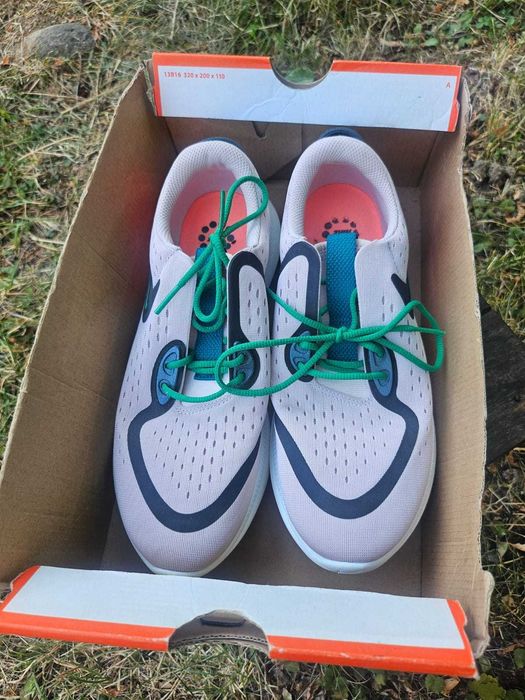 Nike маратонки  размер 40.5