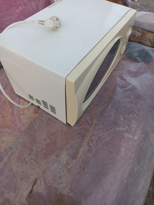 Микроволновой печи ишлаши йохши тарелкаси йук мен йангисини олдим зару