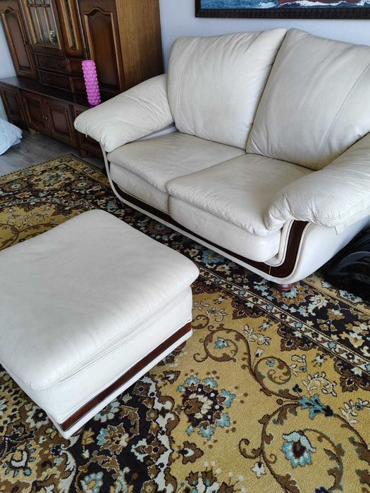 Продам кожаный диван с пуфом (банкетка)