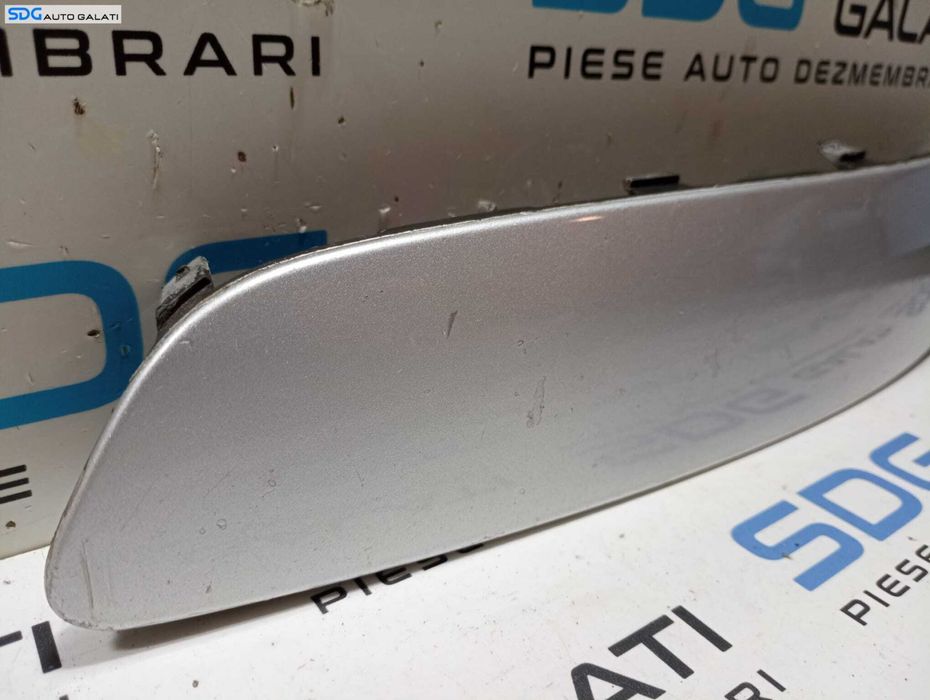 Bandou Ornament Stanga de pe Spoiler Bara Fata Volkswagen Golf 5 2004 - 2008 Cod 1K0807717B [M4891]