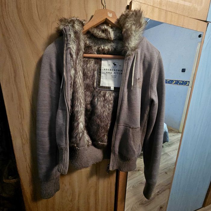 Суичър с гугла и подплата