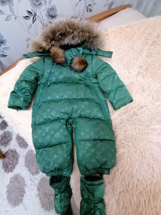 Продам детский зимний комбинзон