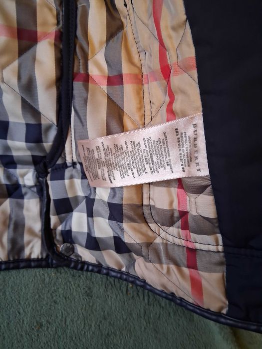 Vand geaca de primavara burberry