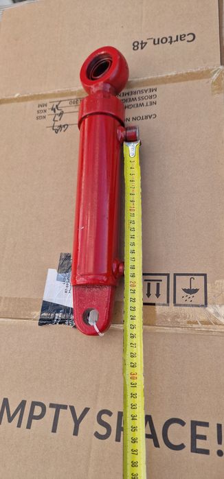 Cilindru hidraulic 360 mm deschide 200 mm tija 30 mm diametru bolturi