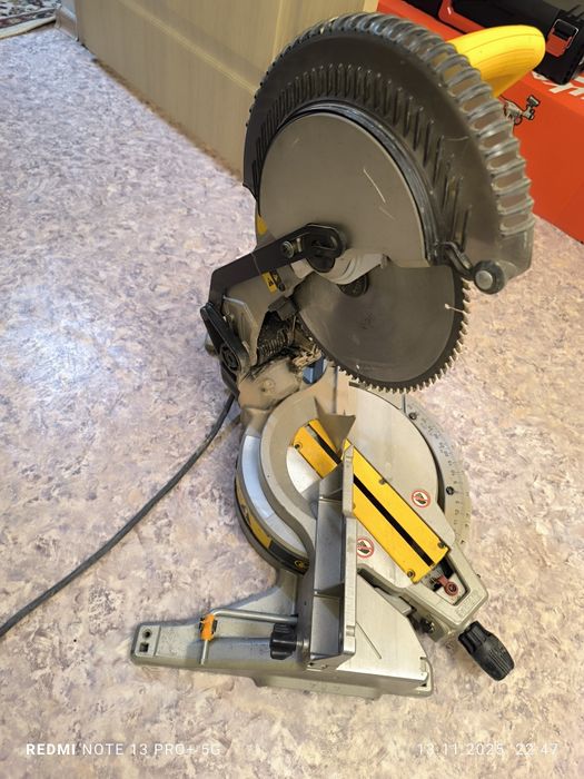 DeWalt 713 оригинал