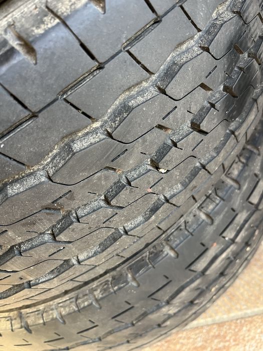 Anvelope vară 215/70/R15C,aproape NOI