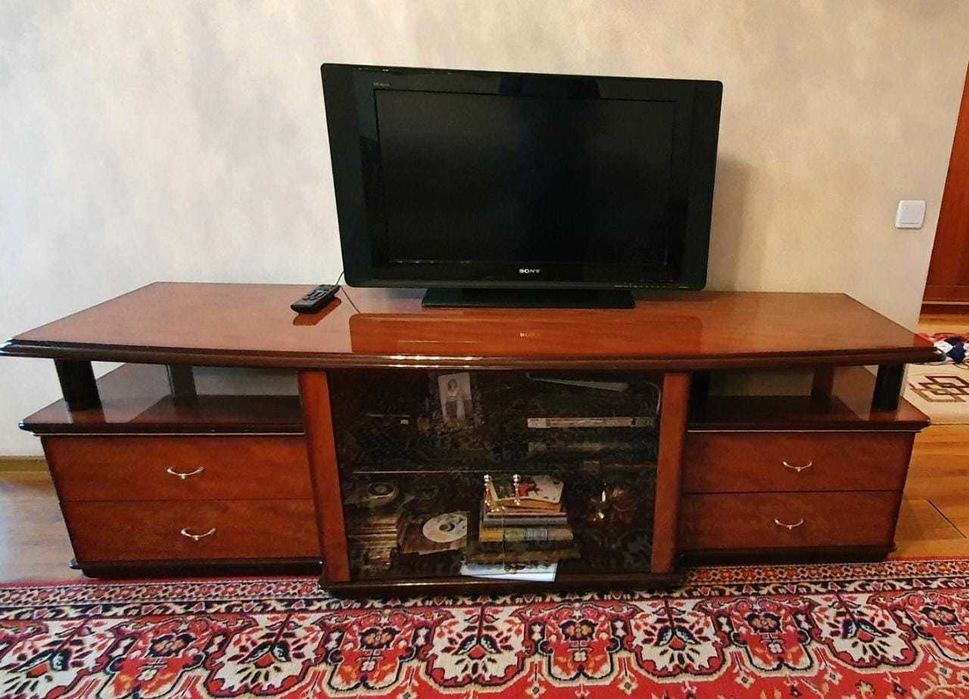 Шкаф книжный и тумба для телевизора