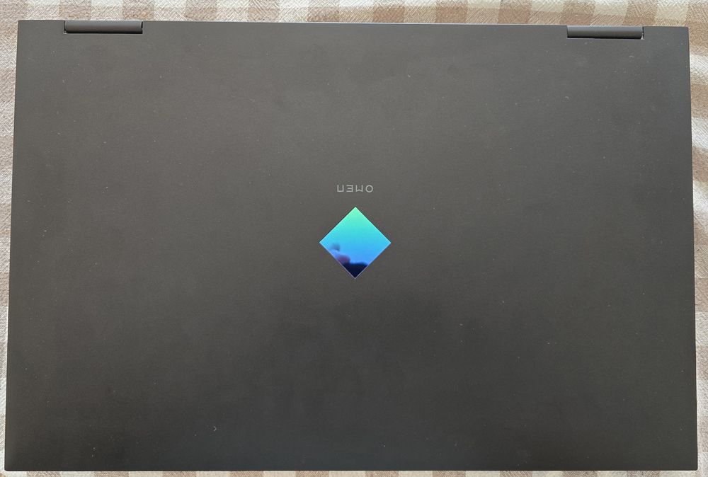 Продавам лаптоп HP OMEN 17-CK0008NQ