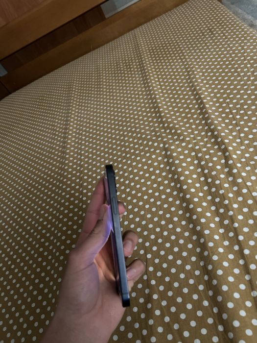 Продам айфон 12 идеал