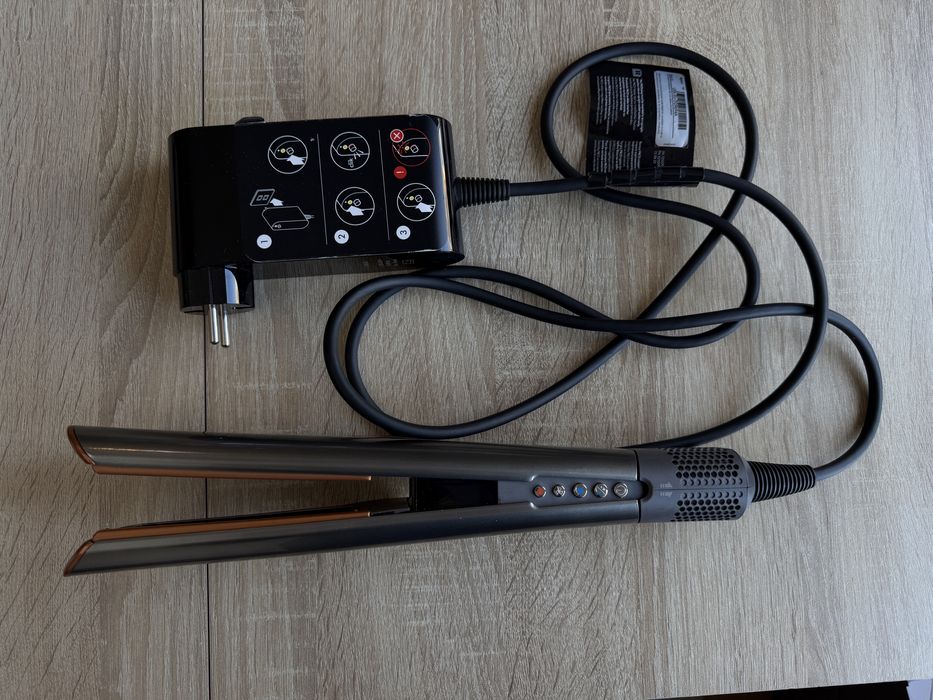 Dyson Airstrait HT01