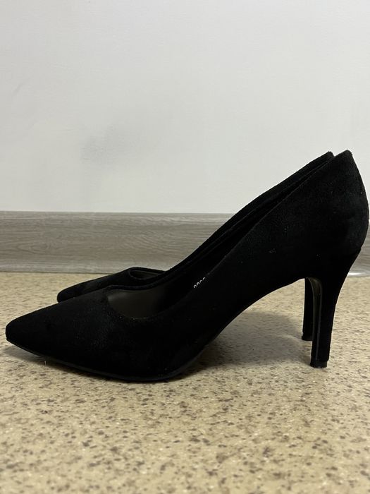 Срочно продается черные туфли 38 размера