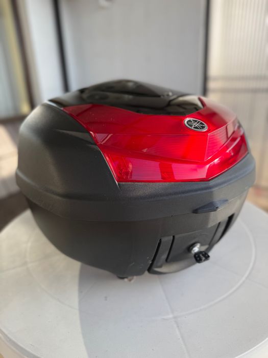 Yamaha 39-литров горен багажник, куфар с монтажна пластина, плоча