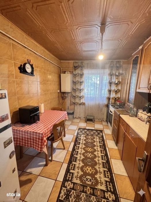 Apartament cu 3 camere decomandat, 63 mp, zona Bucovina - Liceul Sport